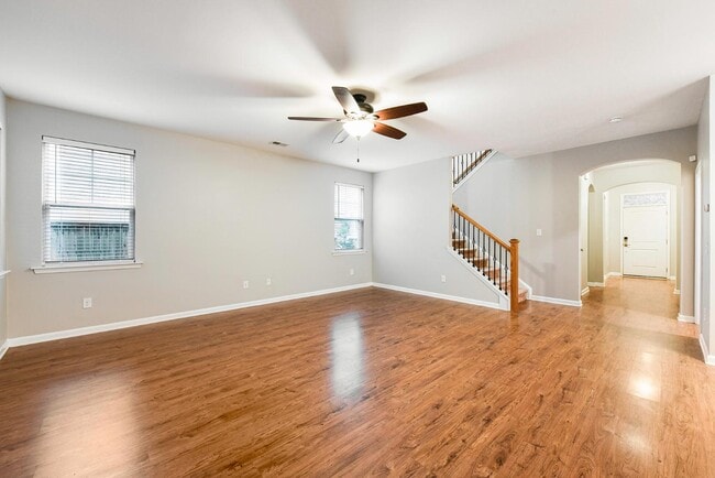 Building Photo - 432 War Admiral Ln