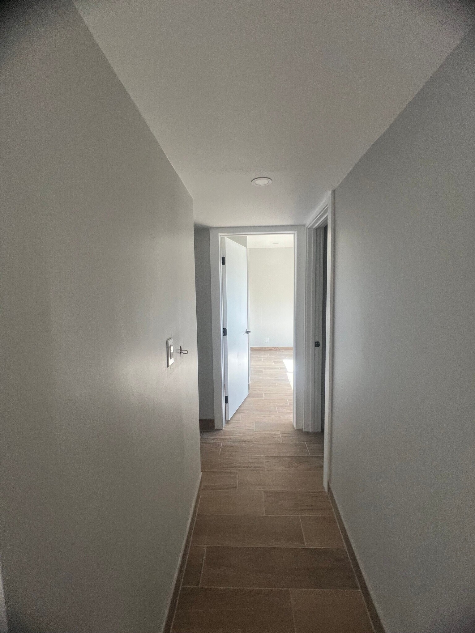 Building Photo - 13425 Vanowen St