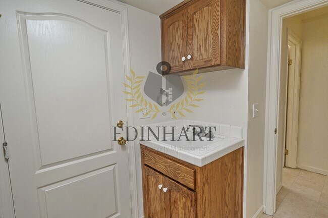 Building Photo - 2233 E Christopher Dr