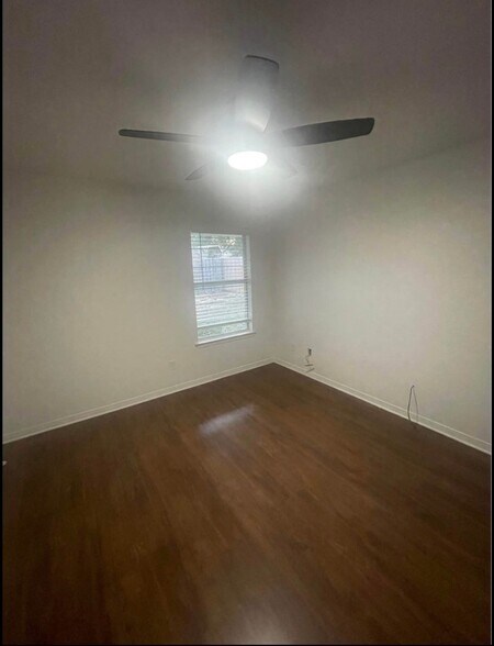 Building Photo - 5222 Medina Rd