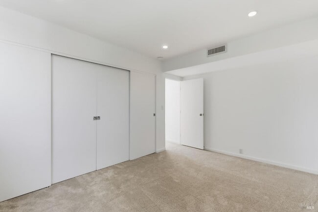 Building Photo - 34 Andrew Dr