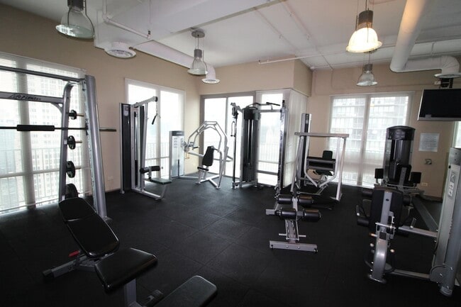 Building Photo - 2 E Erie St