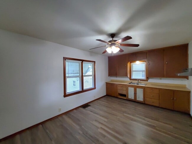 Building Photo - 534 Hope Ave