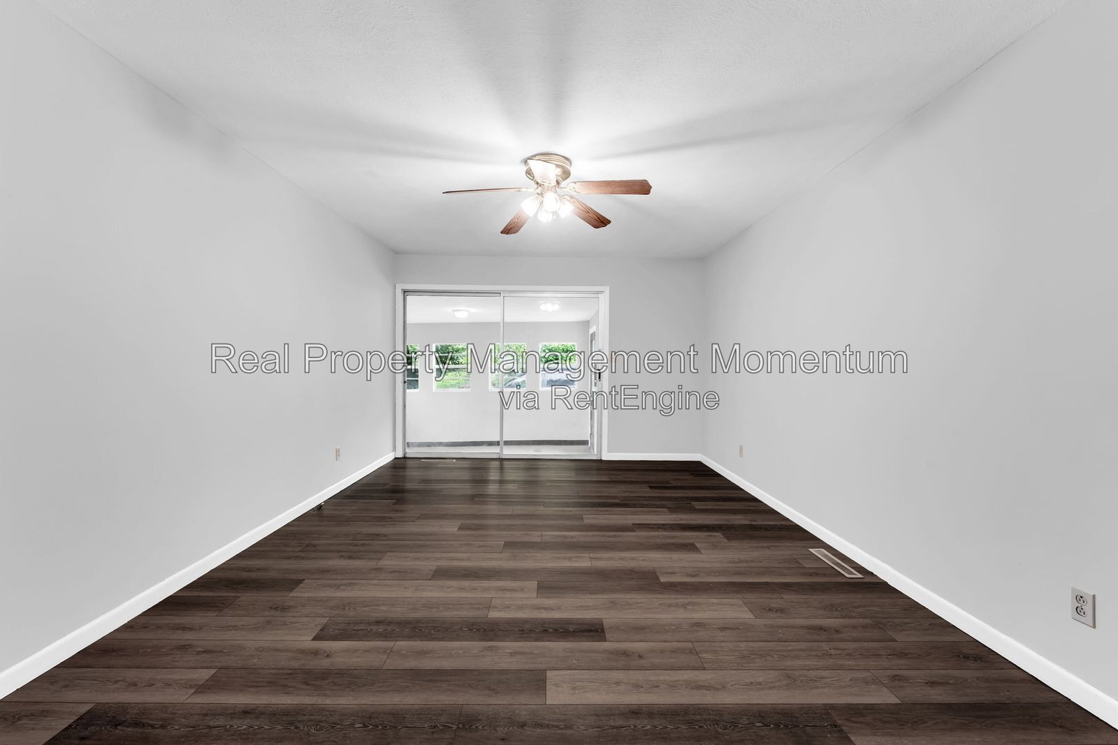 Building Photo - 2105 S Barcliff Ave