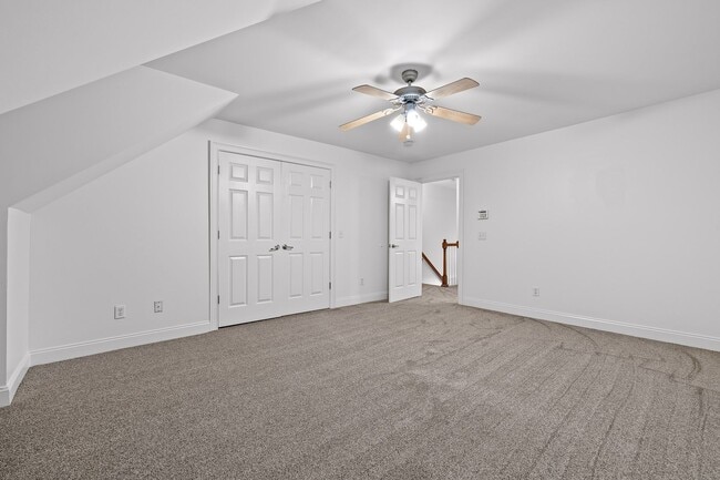 Building Photo - Newly renovated 3-bedroom, 2-bathroom town...