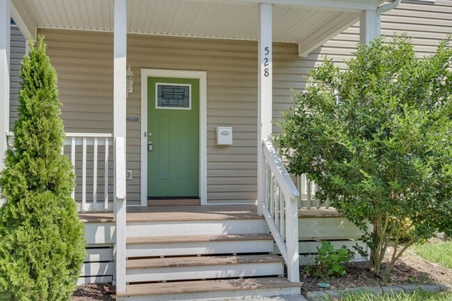 Building Photo - Beautiful Home For Rent in Ocean View!