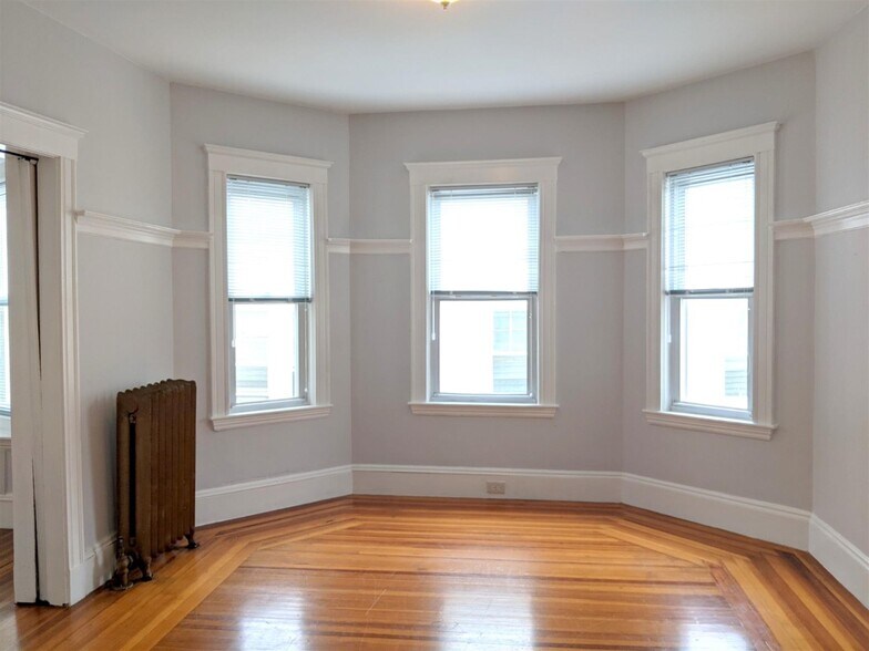 Building Photo - 9 Belknap St