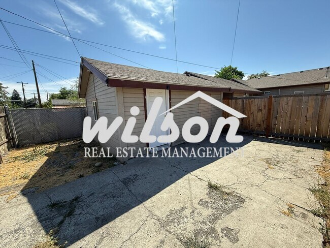 Primary Photo - 1531 McKinley Ave