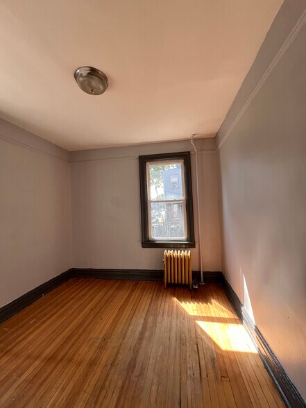 Building Photo - 36 Rutgers Ave