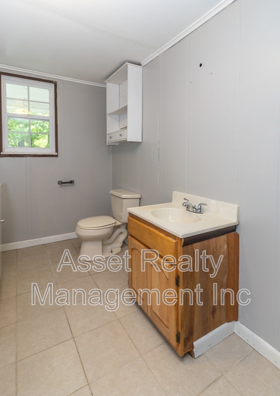 Building Photo - 513 Benton Cir