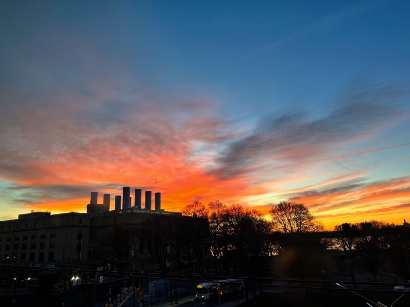 Building Photo - 327 E Allen St