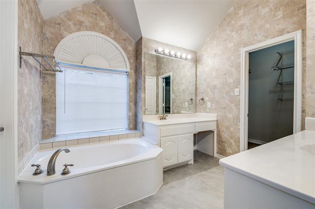 Building Photo - 1607 Monte Carlo Dr