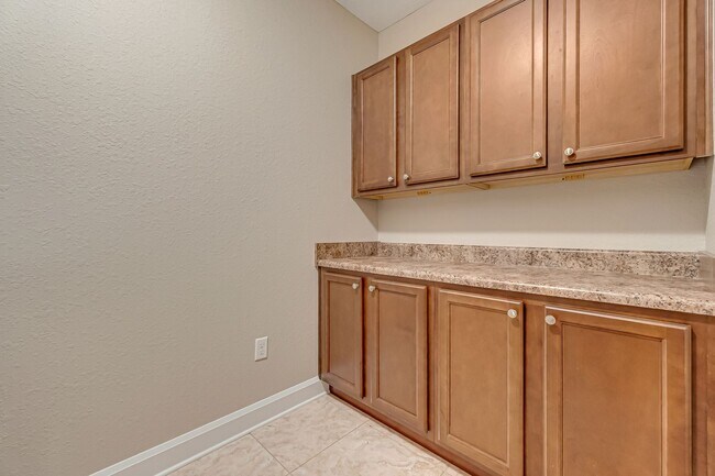 Building Photo - Gorgeous Southern Living Home in Coveted S...