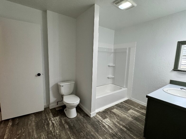 Building Photo - 202 Woodland Rd