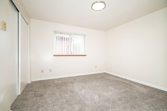 Building Photo - Welcome to Magenta Apartments – Where Quie...