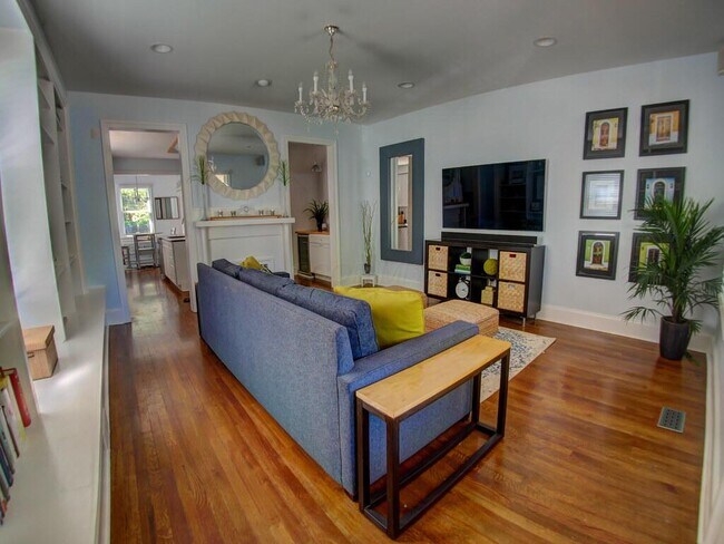 Building Photo - 95 Hull Aly