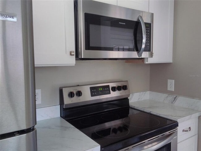 Building Photo - 1055 S Cooper Dr