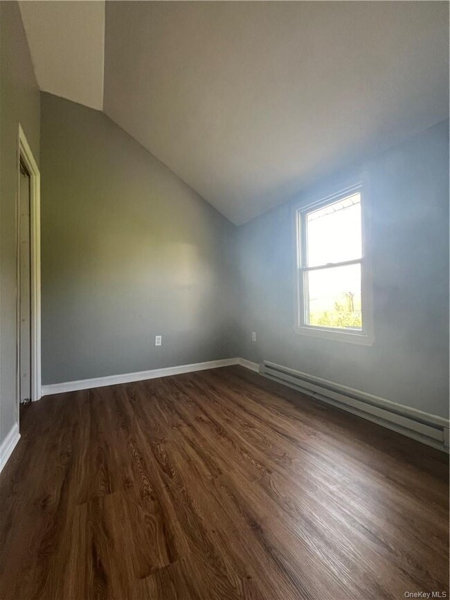 Building Photo - 10 Mulberry Ln