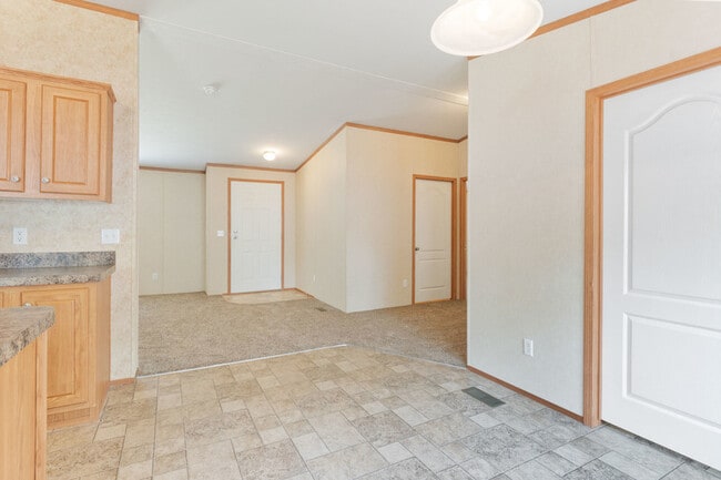 Building Photo - 202 Wild Flower Dr