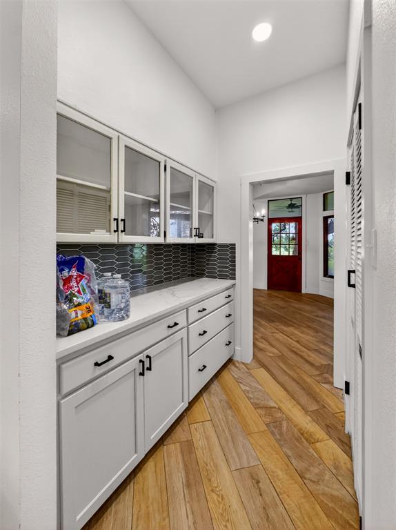 Building Photo - 6106 FM Rnch