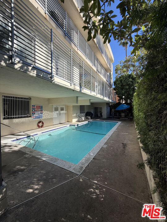 Building Photo - 843 4th St