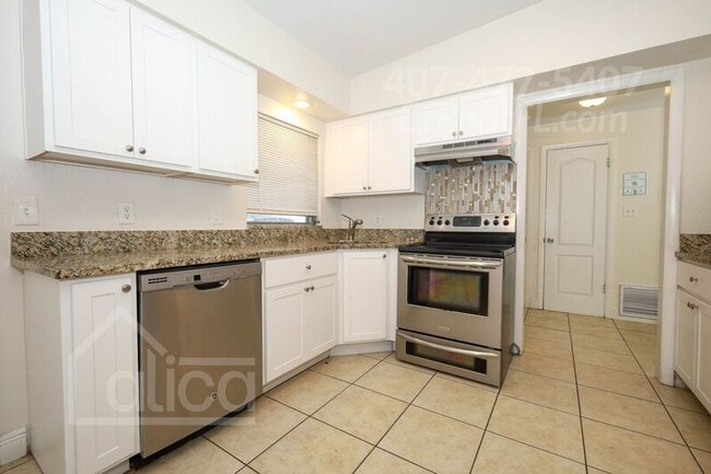 Building Photo - 3392 Bougainvillea Dr