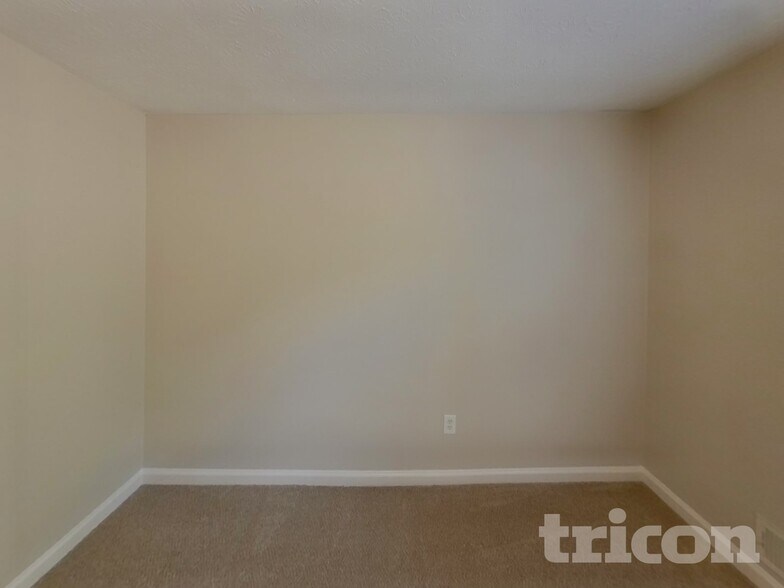 Building Photo - 148 Springvalley Cir