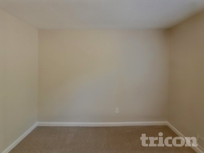 Building Photo - 148 Springvalley Cir