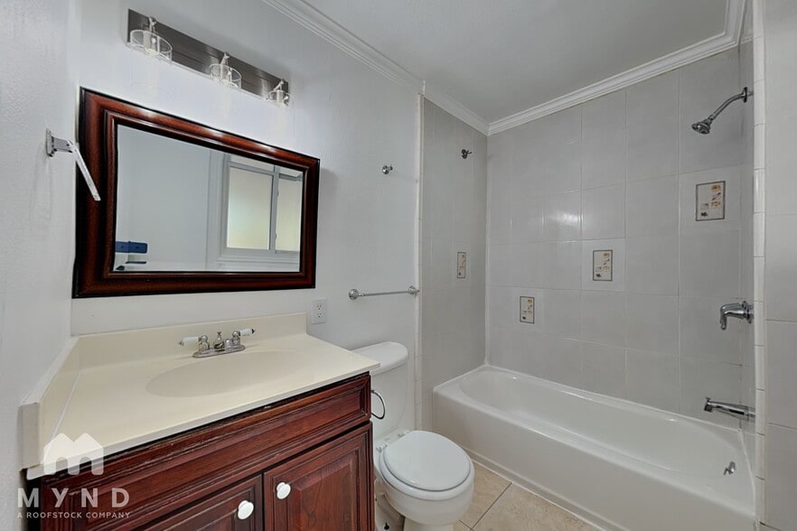 Building Photo - 6314 N 30th Dr