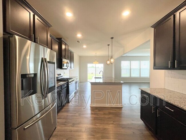 Building Photo - 4136 Thimbleberry Dr