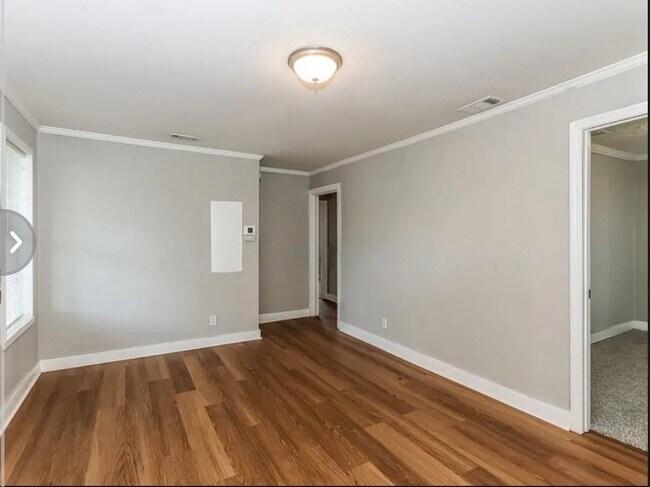 Building Photo - 1806 Hampton Ave