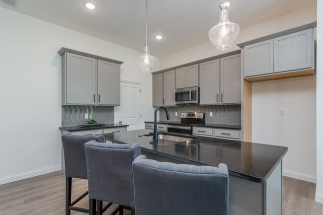 Building Photo - 6055 W Swather Ct
