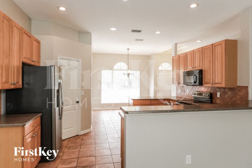 Building Photo - 1000 Hanover Ln