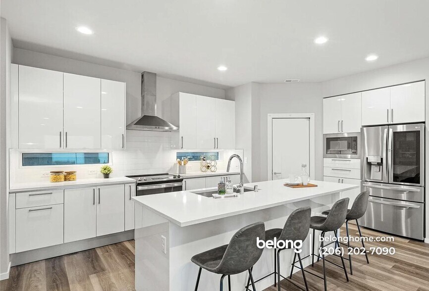 Building Photo - 33352 Holly Ave SE