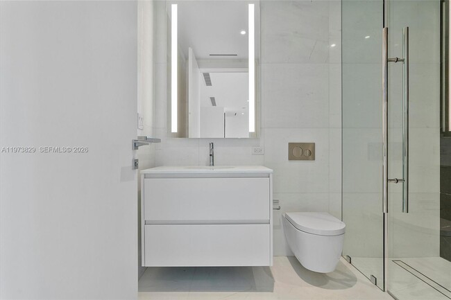 Building Photo - 300 Biscayne Blvd Way