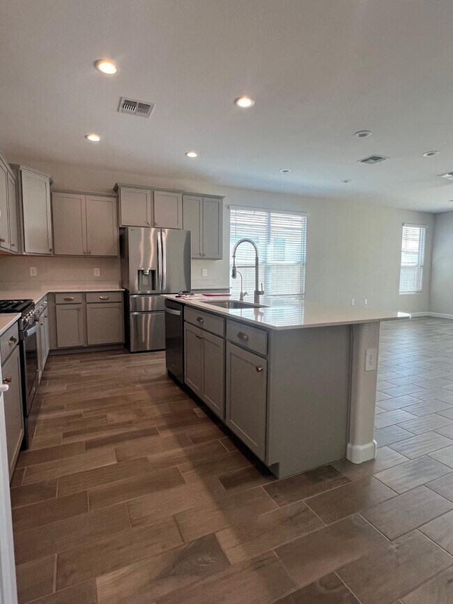 Building Photo - 37805 W San Alvarez Ave