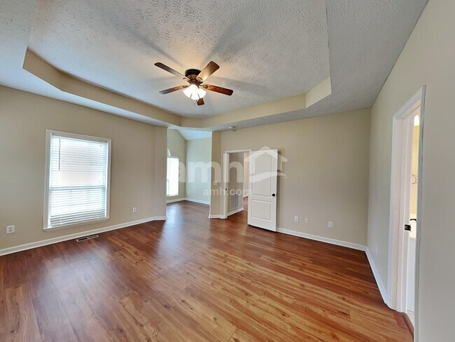 Building Photo - 210 Fox Hunt Ln