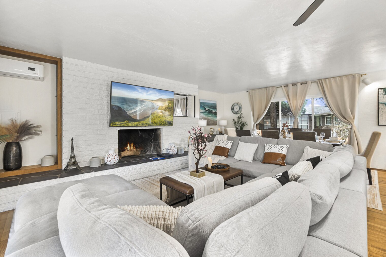 Building Photo - 4989 Randlett Dr