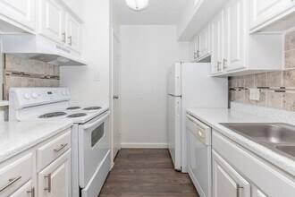 Building Photo - 12335 Antoine Dr