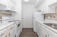 Building Photo - 12335 Antoine Dr