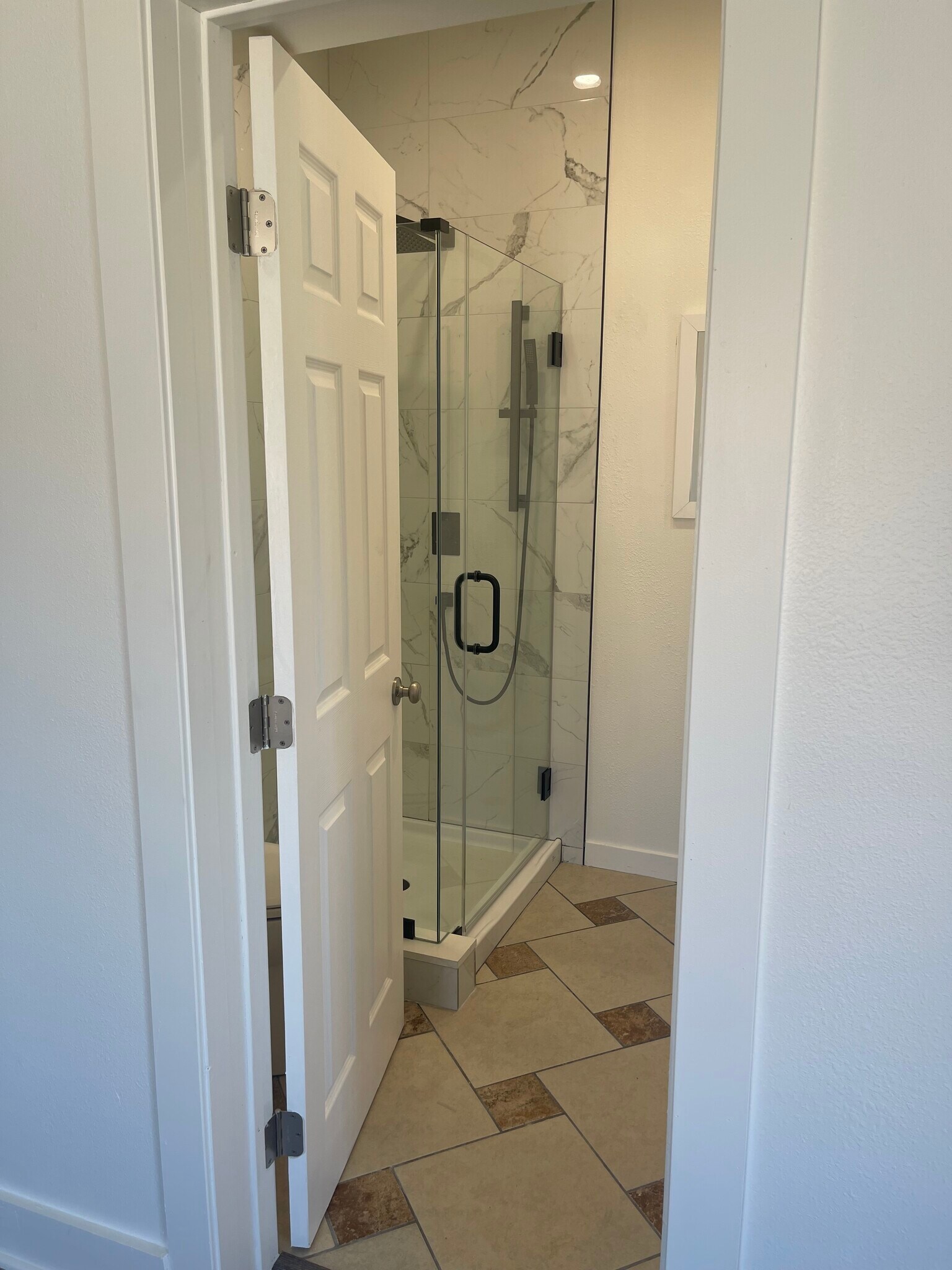 Master bathroom - 704 S Soto St