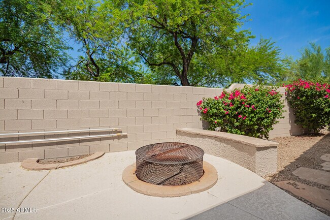 Building Photo - 7701 E Buteo Dr
