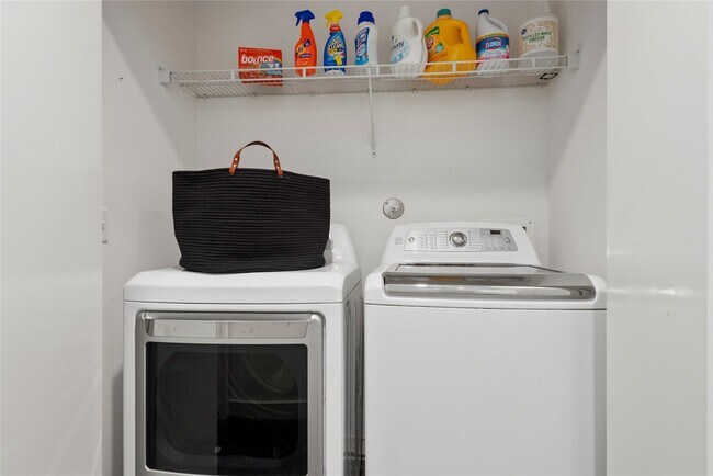 Primary Photo - 2914 Commerce St