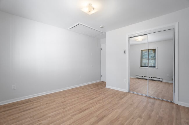 Building Photo - 62 Soundview Ave