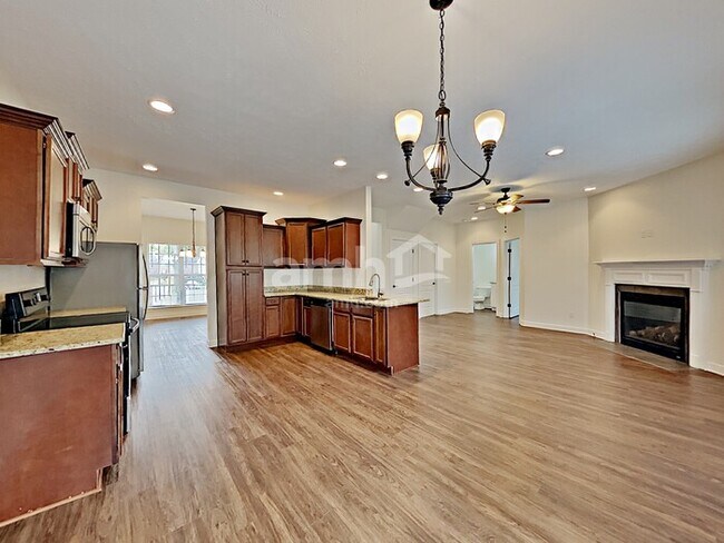 Building Photo - 6457 Sunnywood Dr