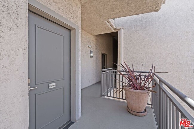 Building Photo - 1440 Veteran Ave