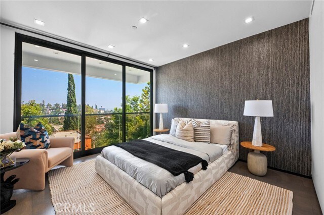 Building Photo - 2033 Glencoe Way