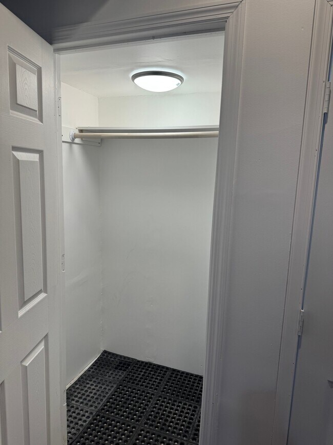 Building Photo - 103 Trupenny Turn