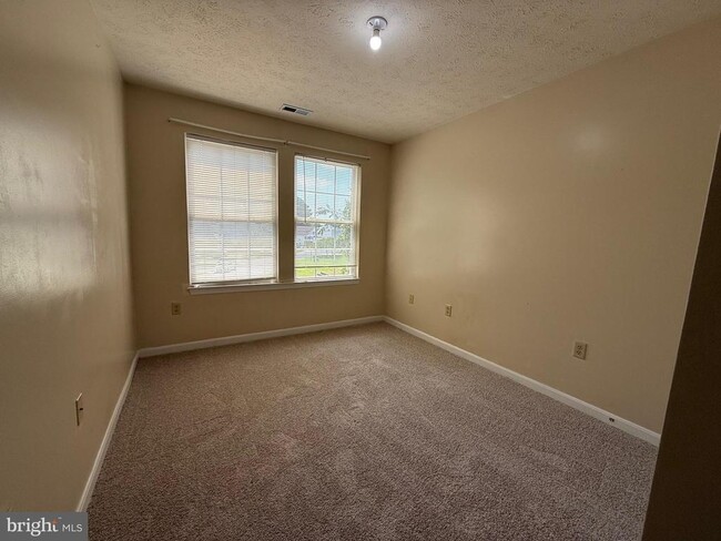 Building Photo - 45586 Curley Ct