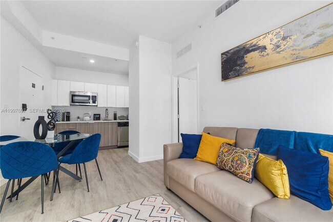 Building Photo - 136 NW 26th St